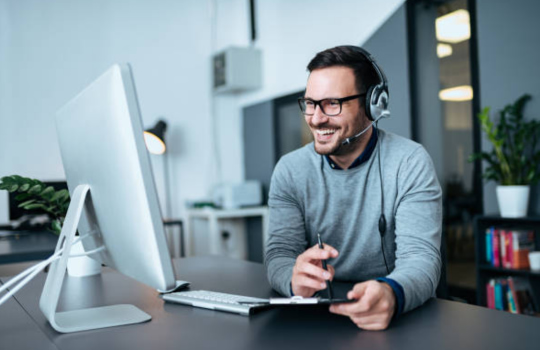 Businesswoman enjoying Liquid Intelligent Technologies true per second billing and low call rates